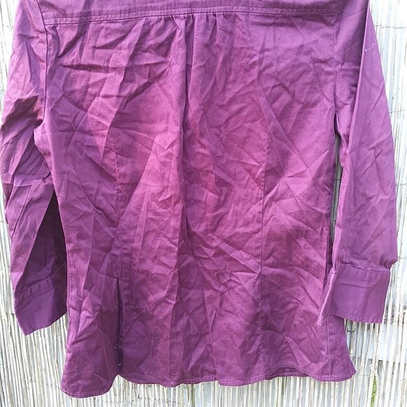 Apt. 9 Button Down Shirt Reddish - Plum - V-Neck - S - Picture 9 of 10